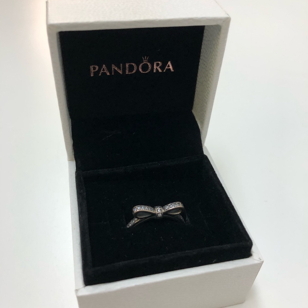 Pandora bow ring size 6